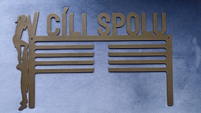 Kovový věšák na medaile - v cíli spolu - poškozený kus